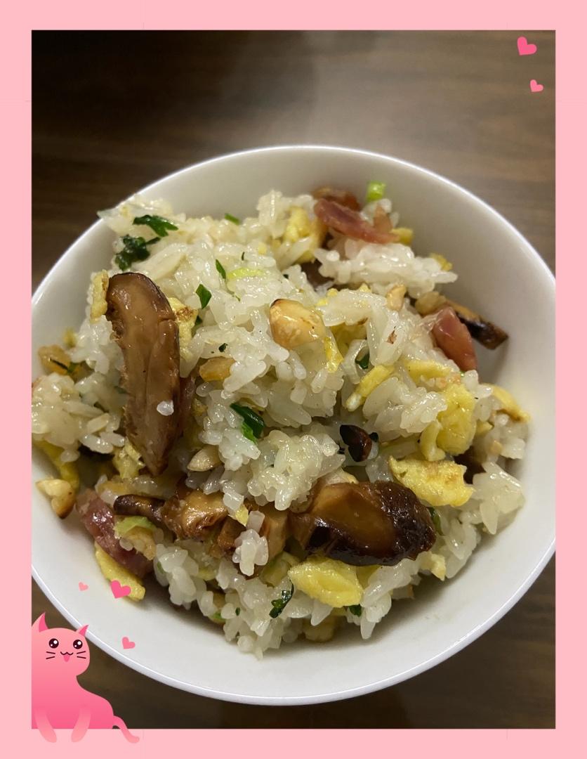 电饭煲焖腊肠什锦糯米饭（或生炒糯米饭）