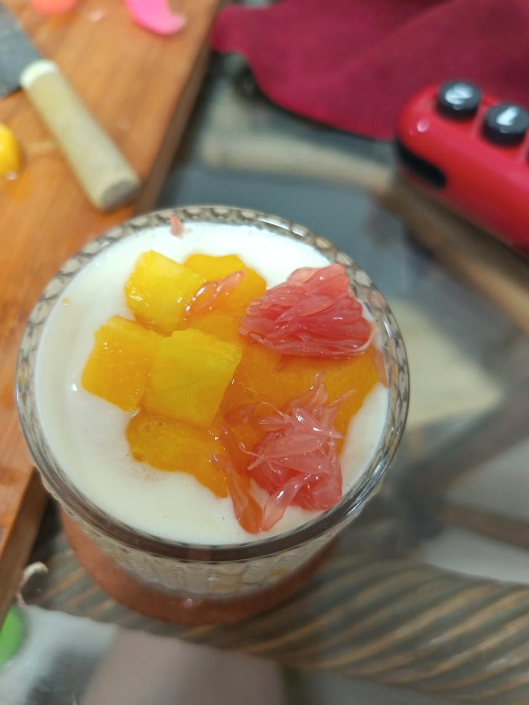 港式甜品——杨枝甘露(芒果西米露)附芒果花切法