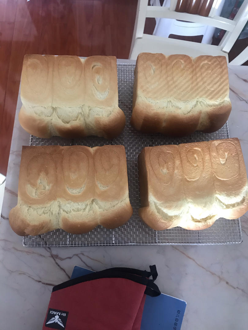 奶香纯粹的重料淡奶油吐司