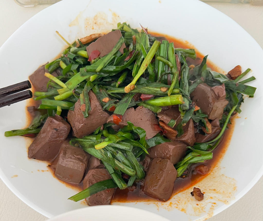 香辣韭菜炒鸭血