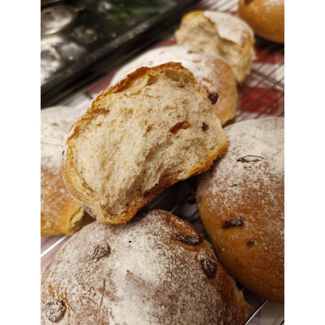 全麦蔓越莓核桃软欧包