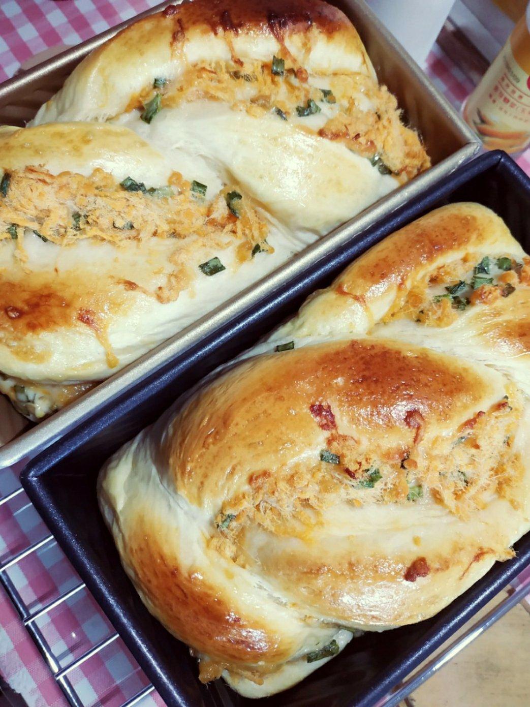 香葱肉松手撕吐司