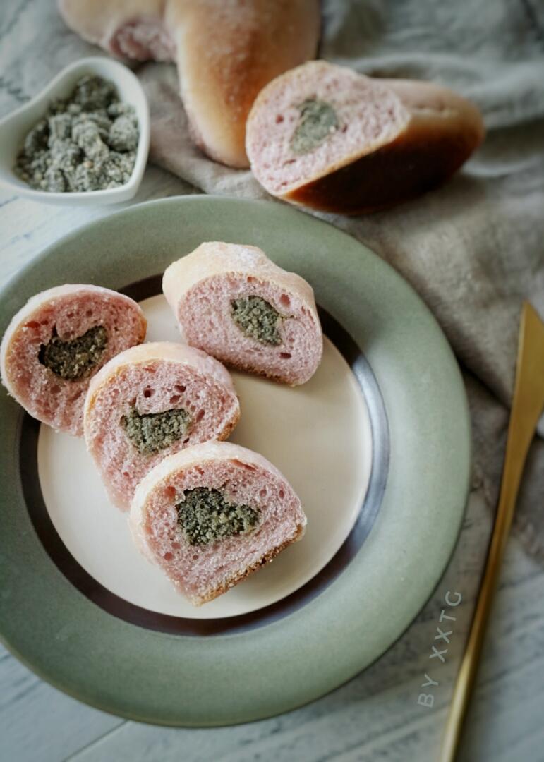 黑芝麻奶酥排包