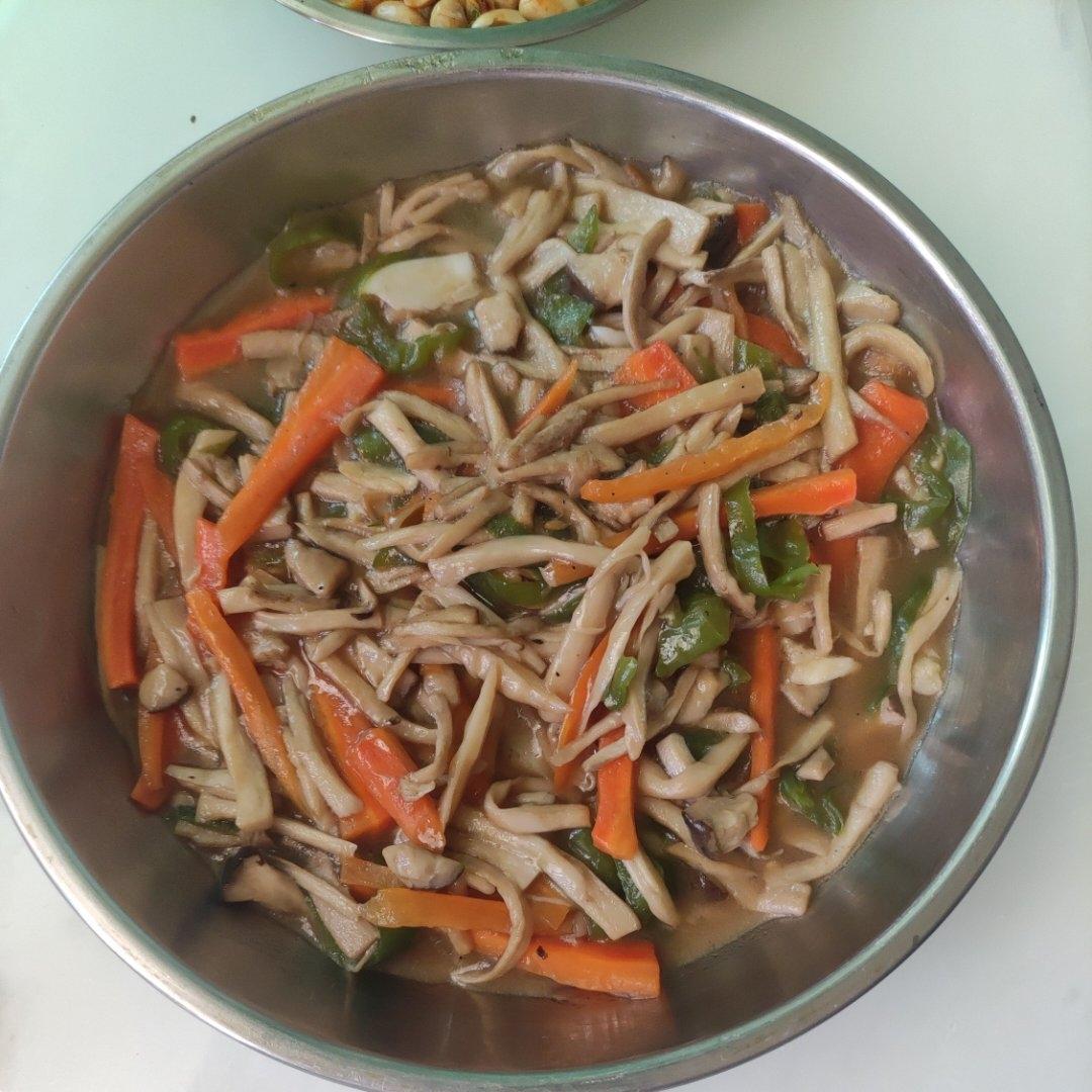 杏鲍菇炒肉丝