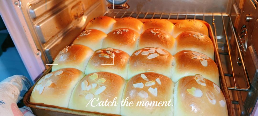 🥛超简单快手，柔软拉丝，一次发酵，牛奶小餐包