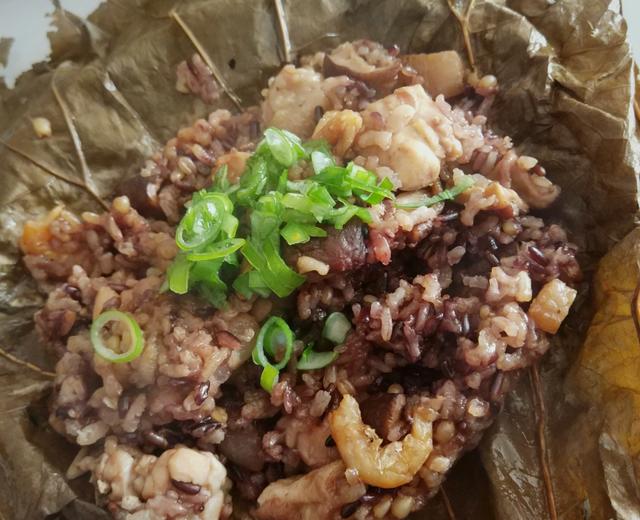 荷叶粗娘糯米鸡的做法