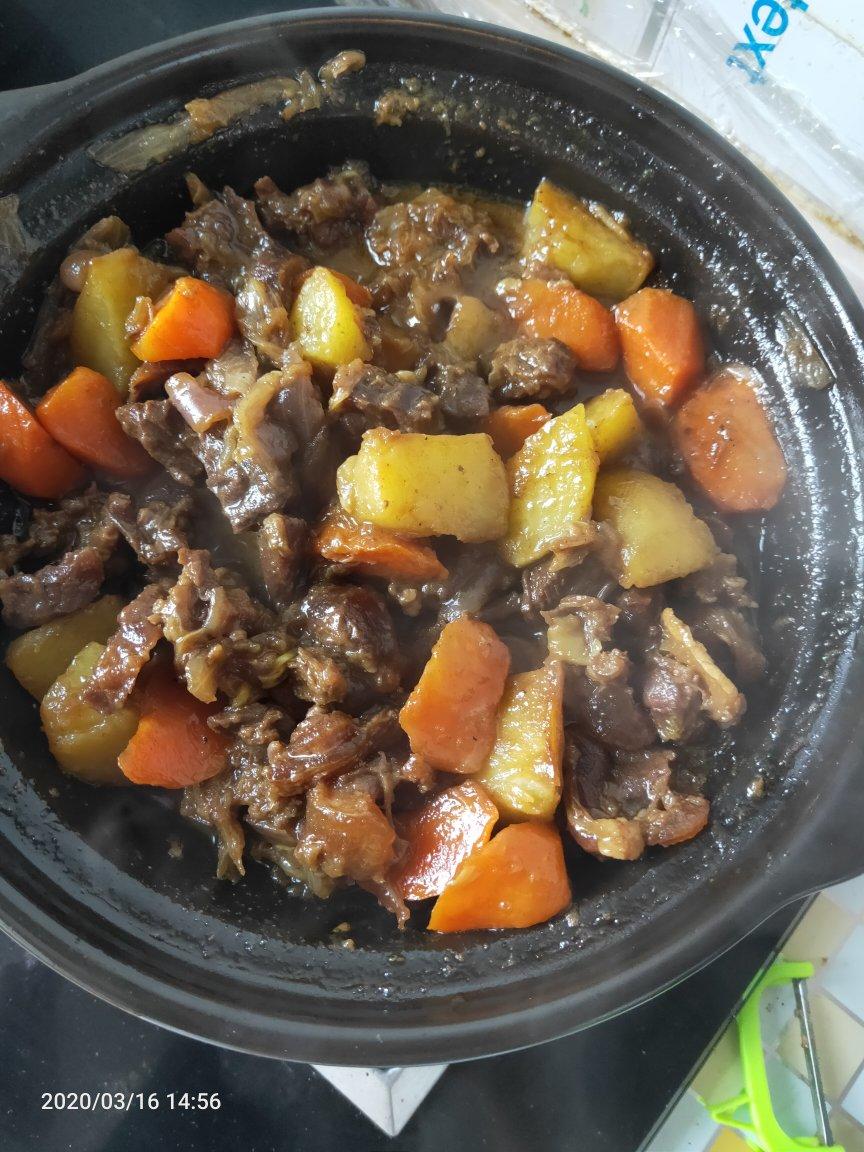 沙沙土豆胡萝卜炖牛肉