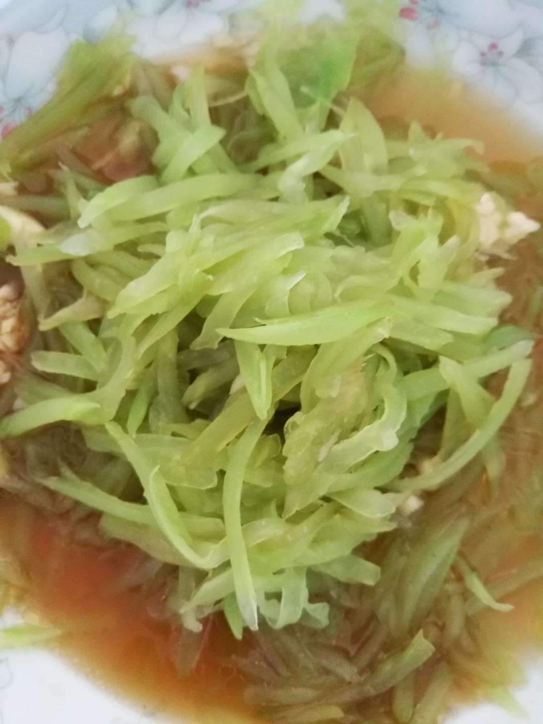 凉拌莴苣(莴笋)丝