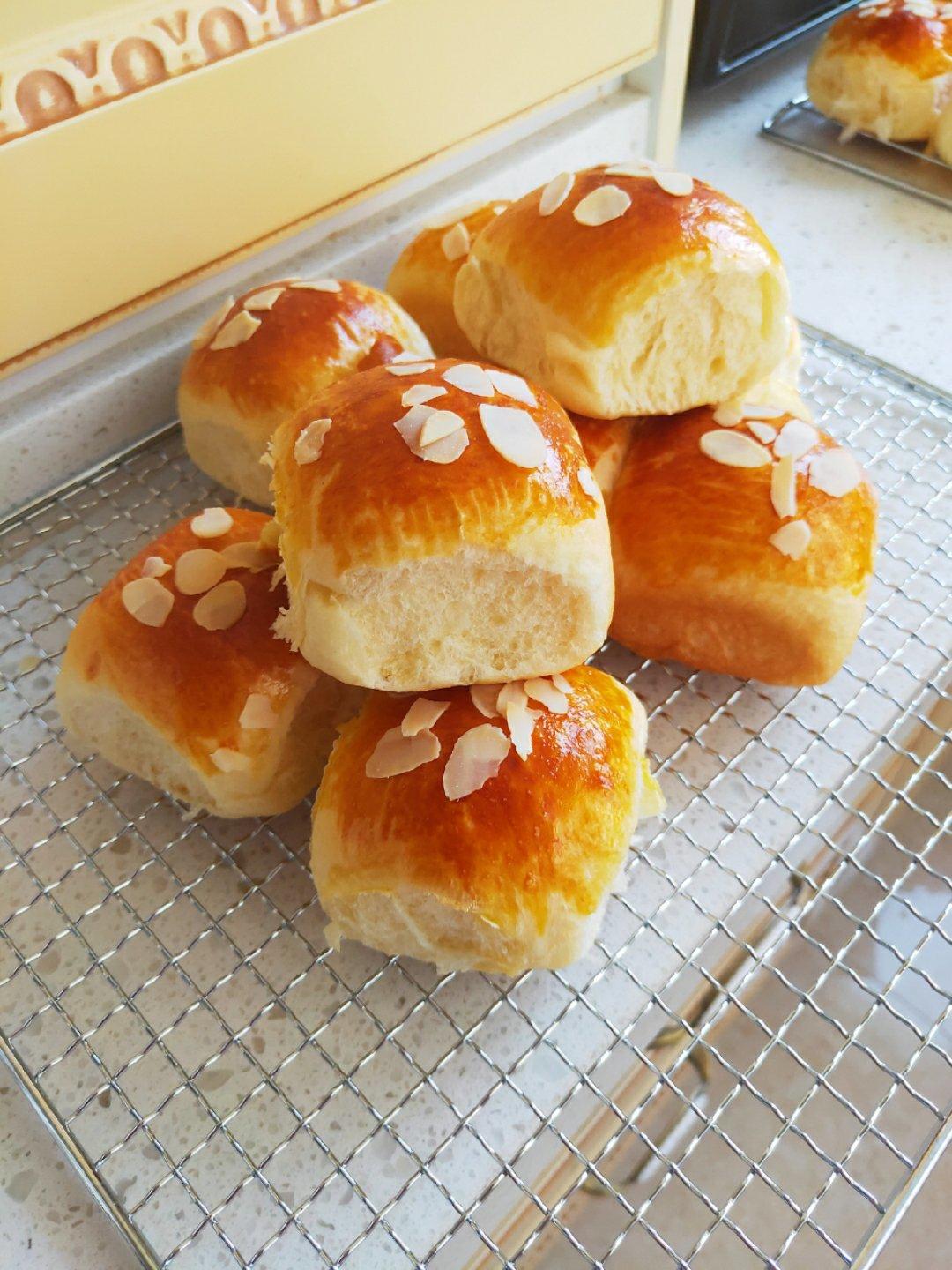 鲜奶油小餐包（一次发酵）