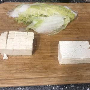 Keira留学之旅-香鲜白菜炖豆腐的做法 步骤2