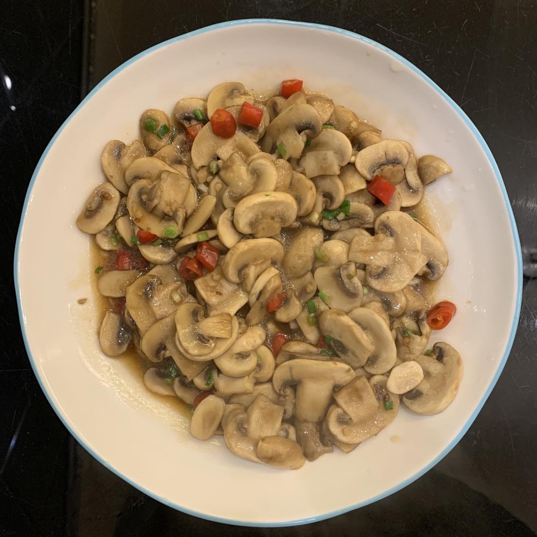 鲜掉眉毛的蚝油白蘑菇