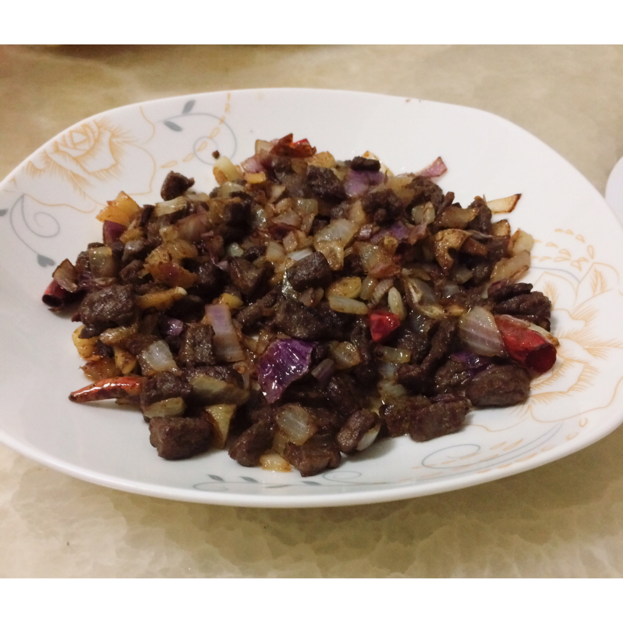 孜然洋葱炒牛肉粒