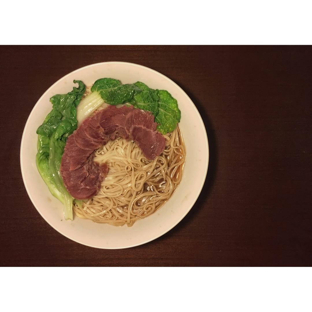 卤牛肉热面