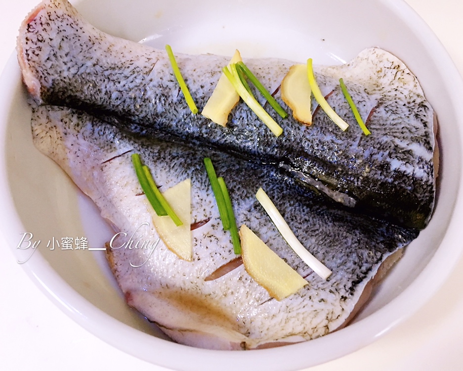 【湖南十大名菜】双色剁椒鱼头（超多肉！）的做法 步骤1