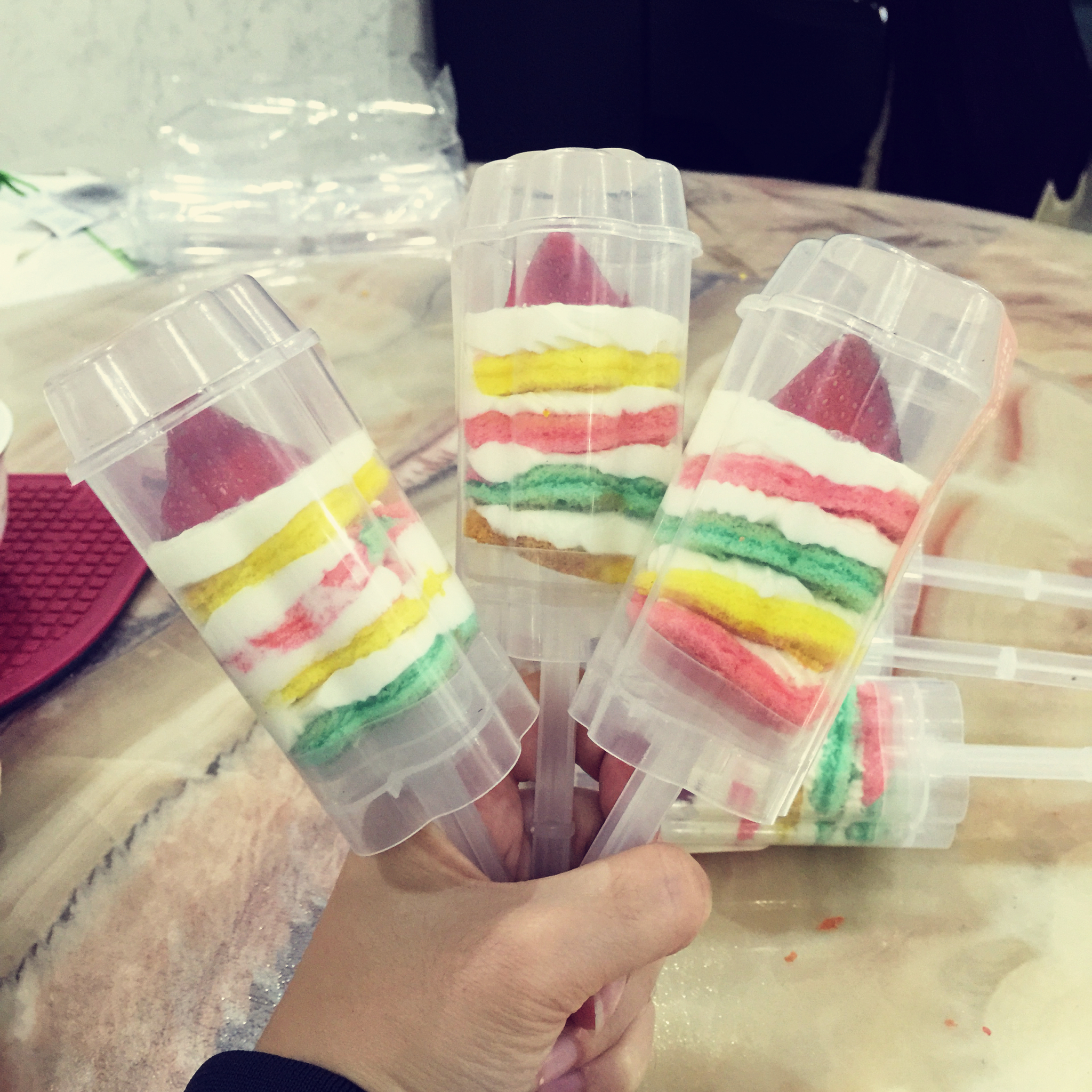 彩虹推推乐蛋糕PUSH CAKE