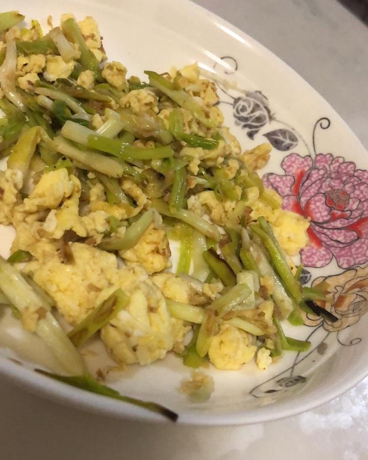 蒜苗炒鸡蛋