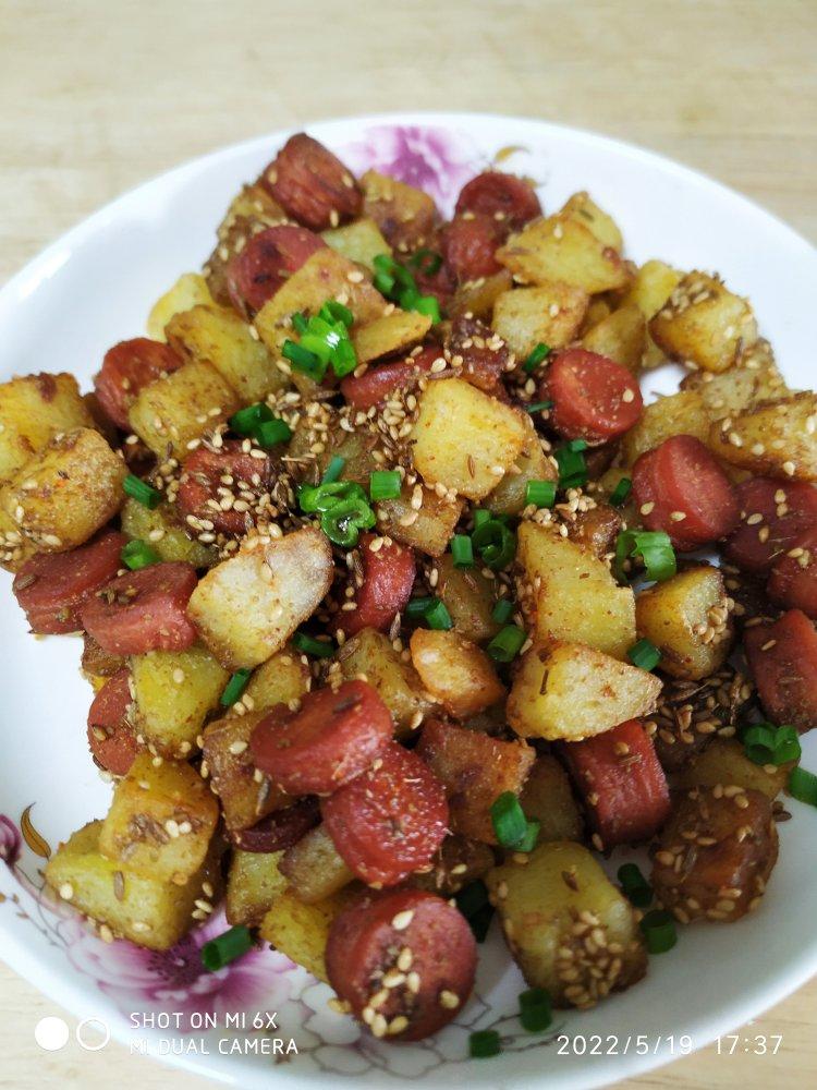 香辣孜然土豆火腿肠！