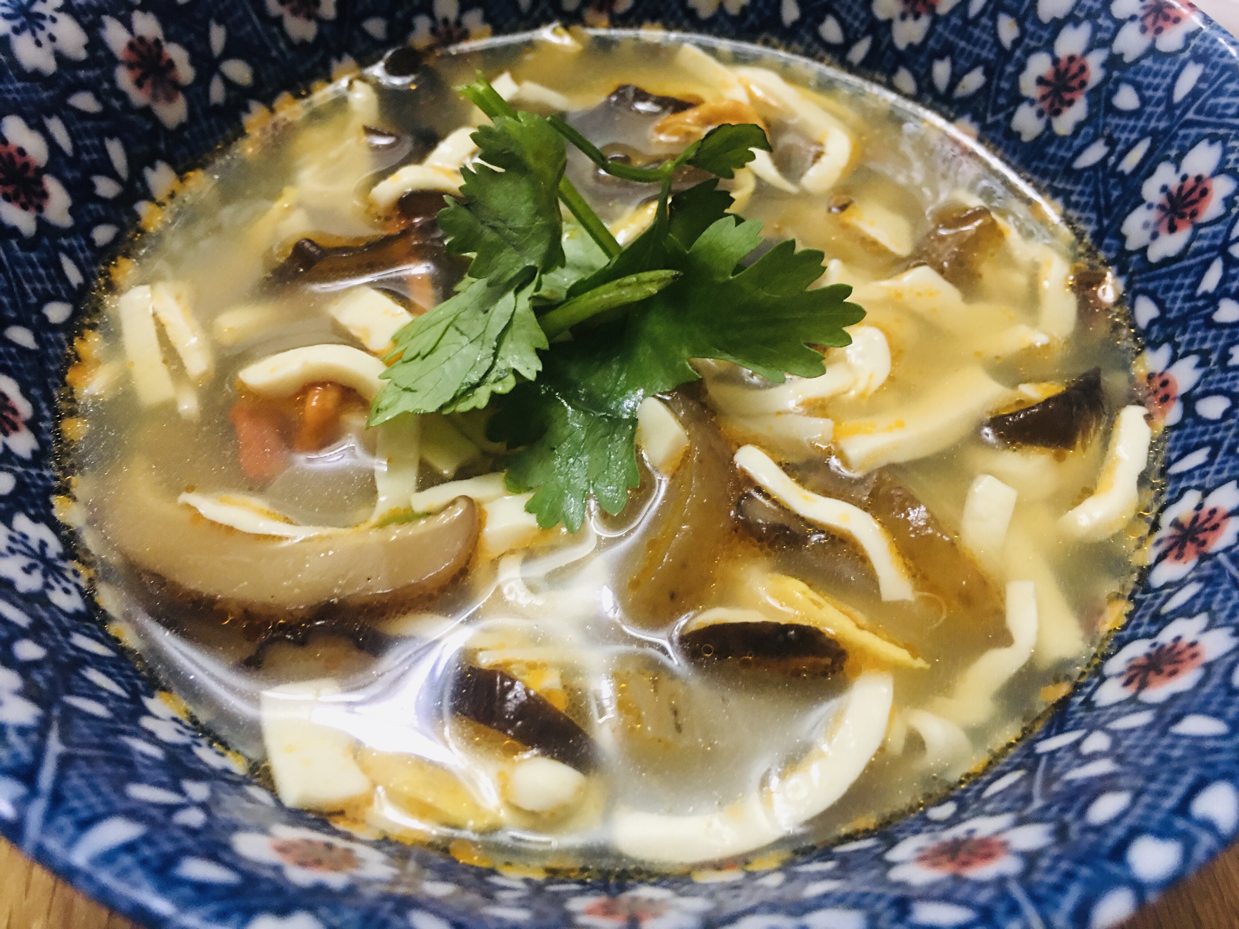 海参菌菇豆腐汤
