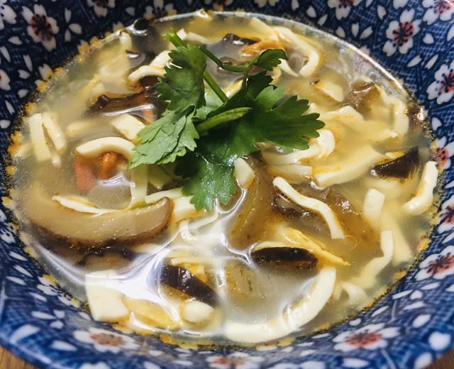 海参菌菇豆腐汤