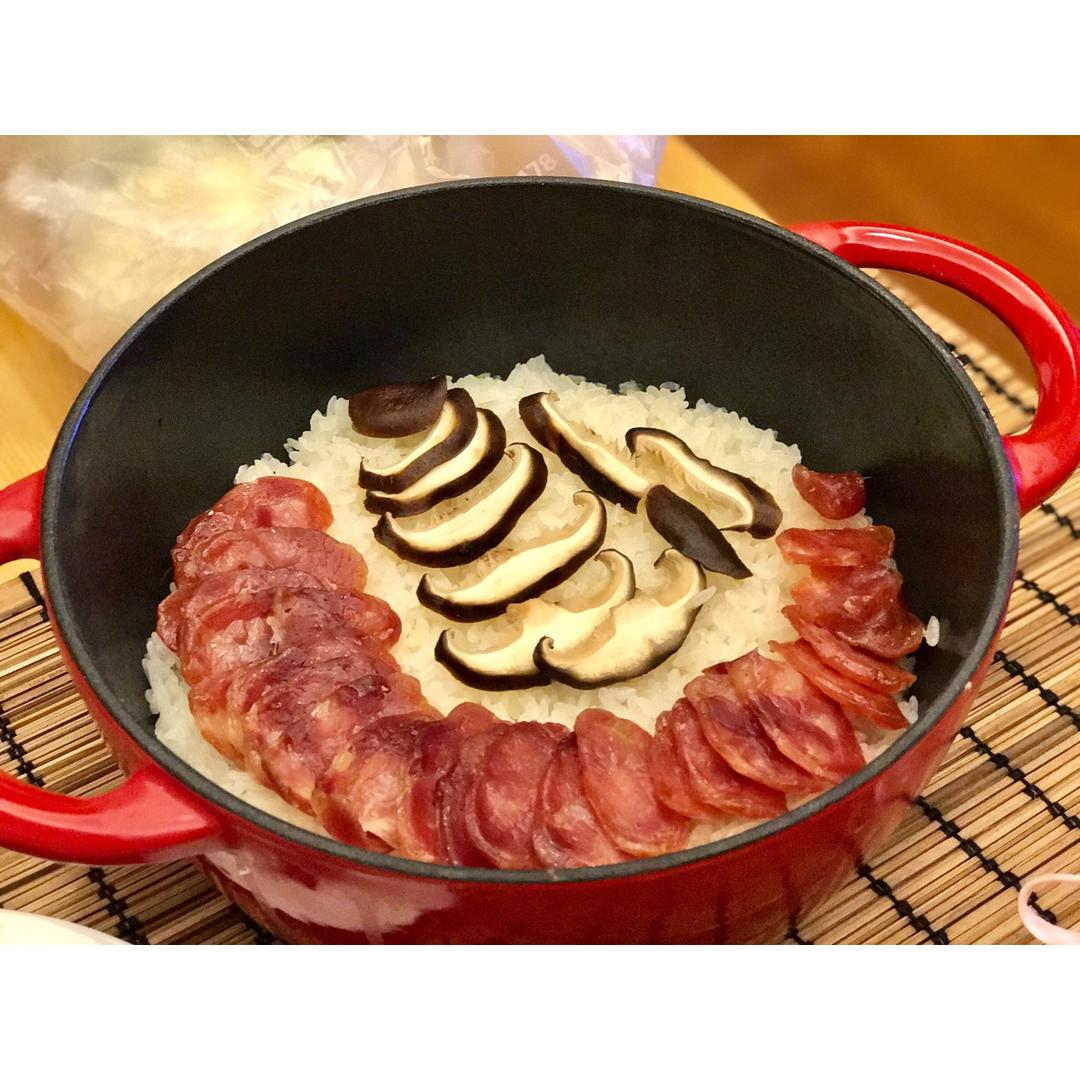 铸铁锅腊肉煲仔饭~有锅巴