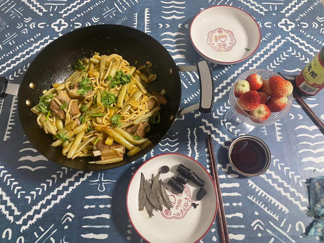 排骨豆角土豆焖面