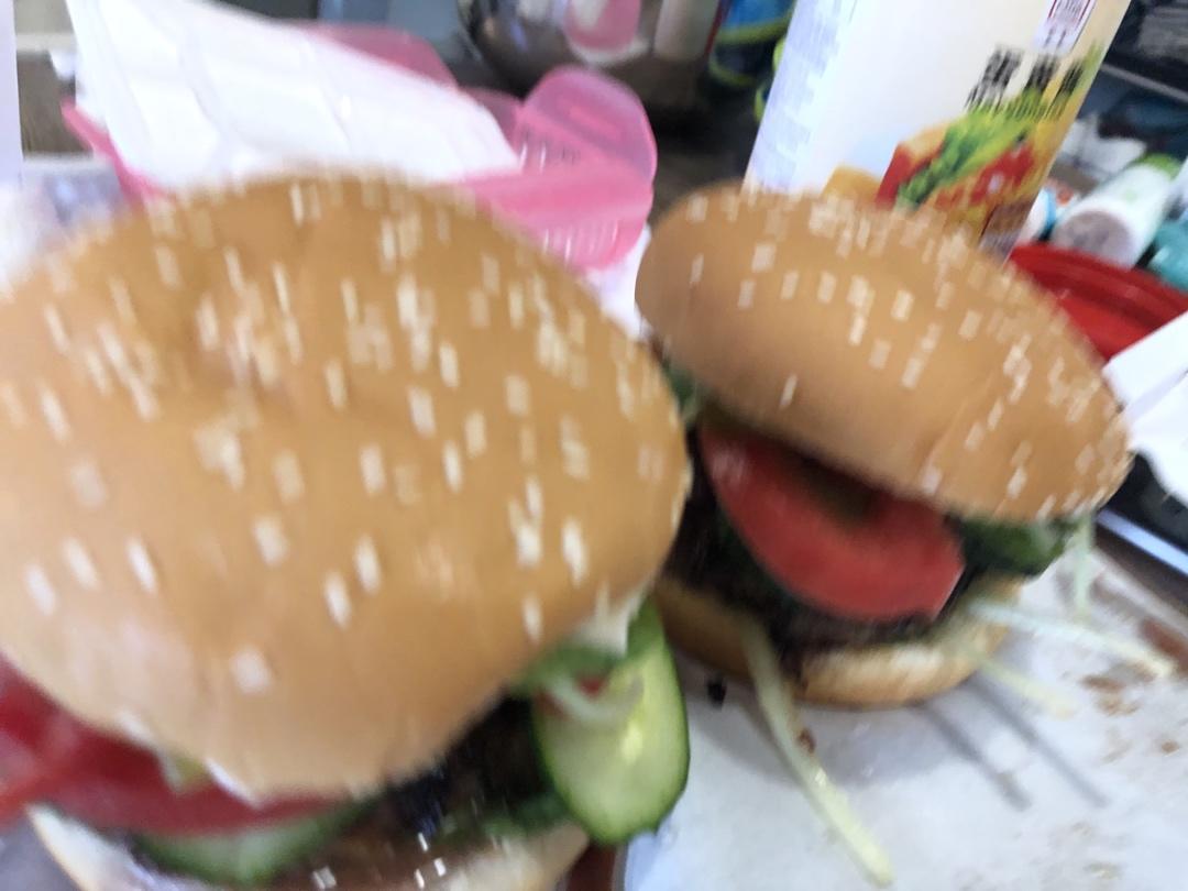 牛肉汉堡 煎出香嫩多汁的牛肉饼
