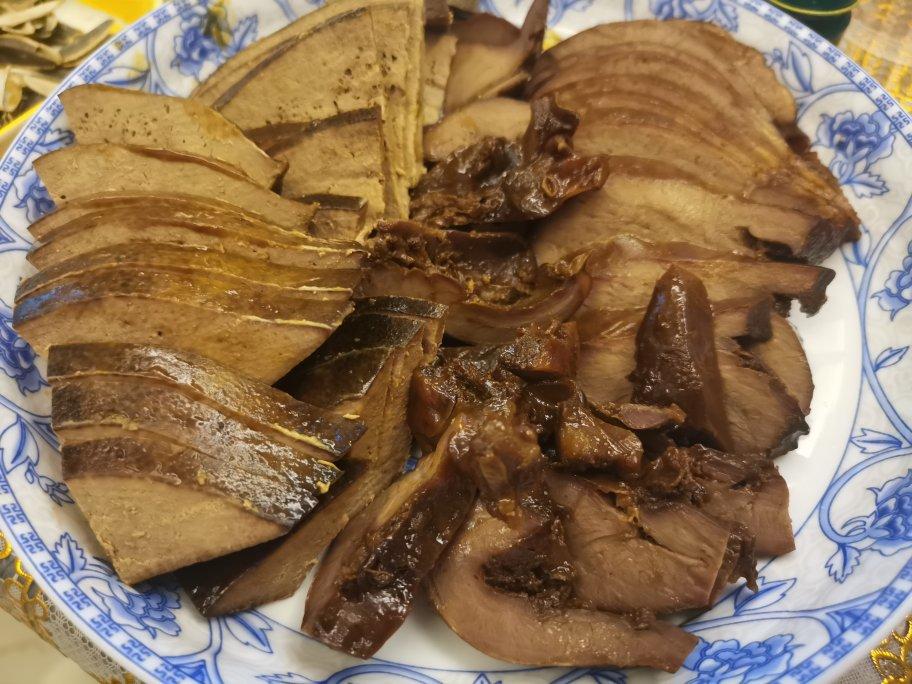 卤猪心、猪肝（卤心肝）