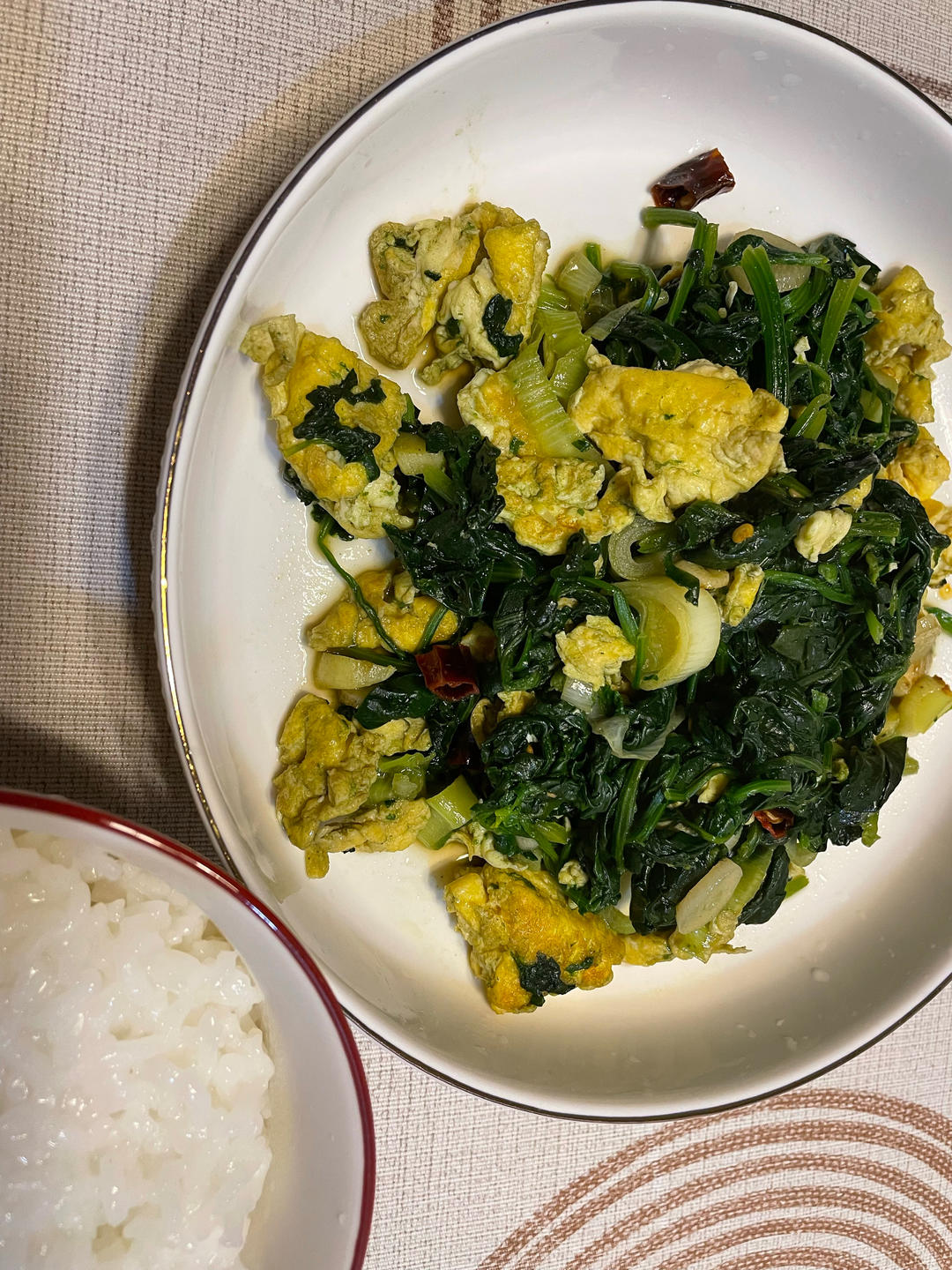 菠菜炒鸡蛋
