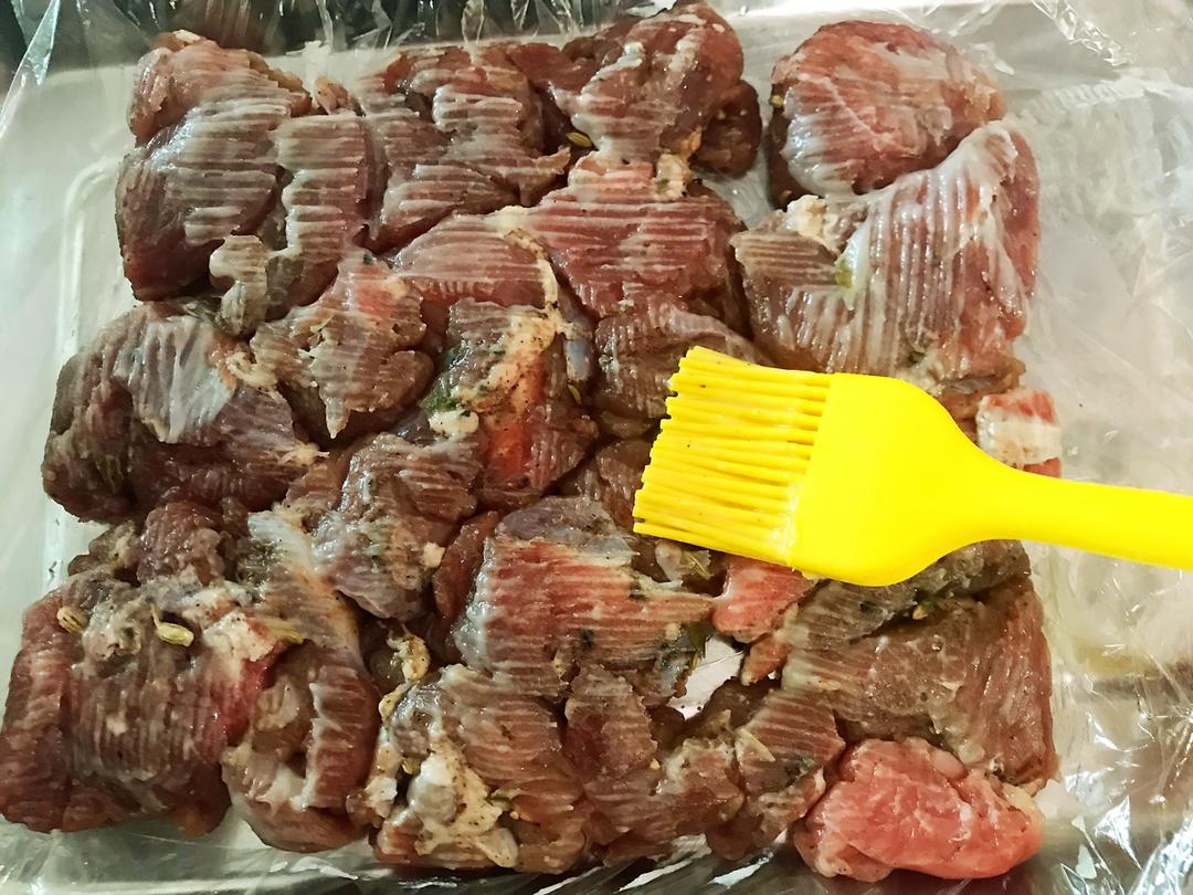 孜然蒜香烤羊腿