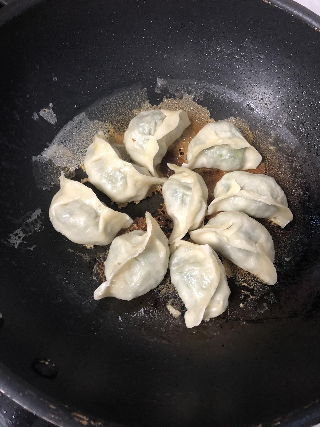 手把手教你做煎饺 速冻饺子自己包的饺子都能上手哦