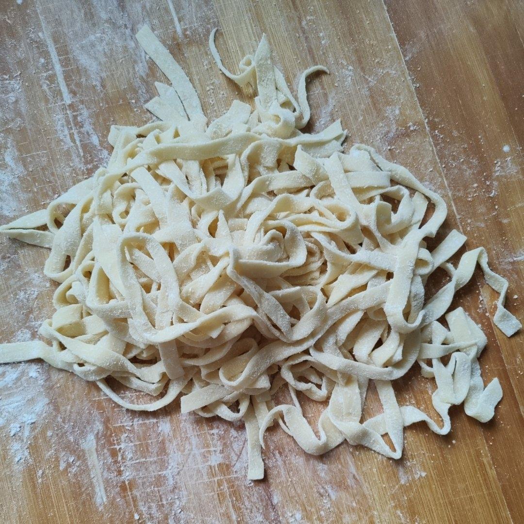 鸡蛋手擀面