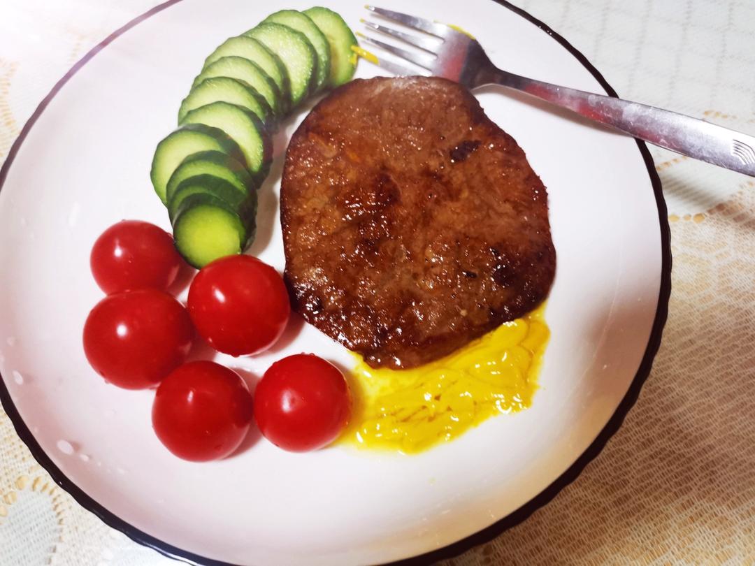 在家做一份牛排大餐