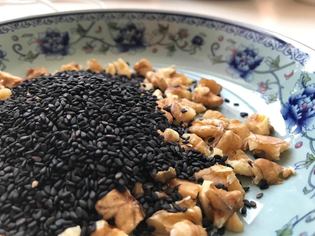 芝麻核桃牛轧糖