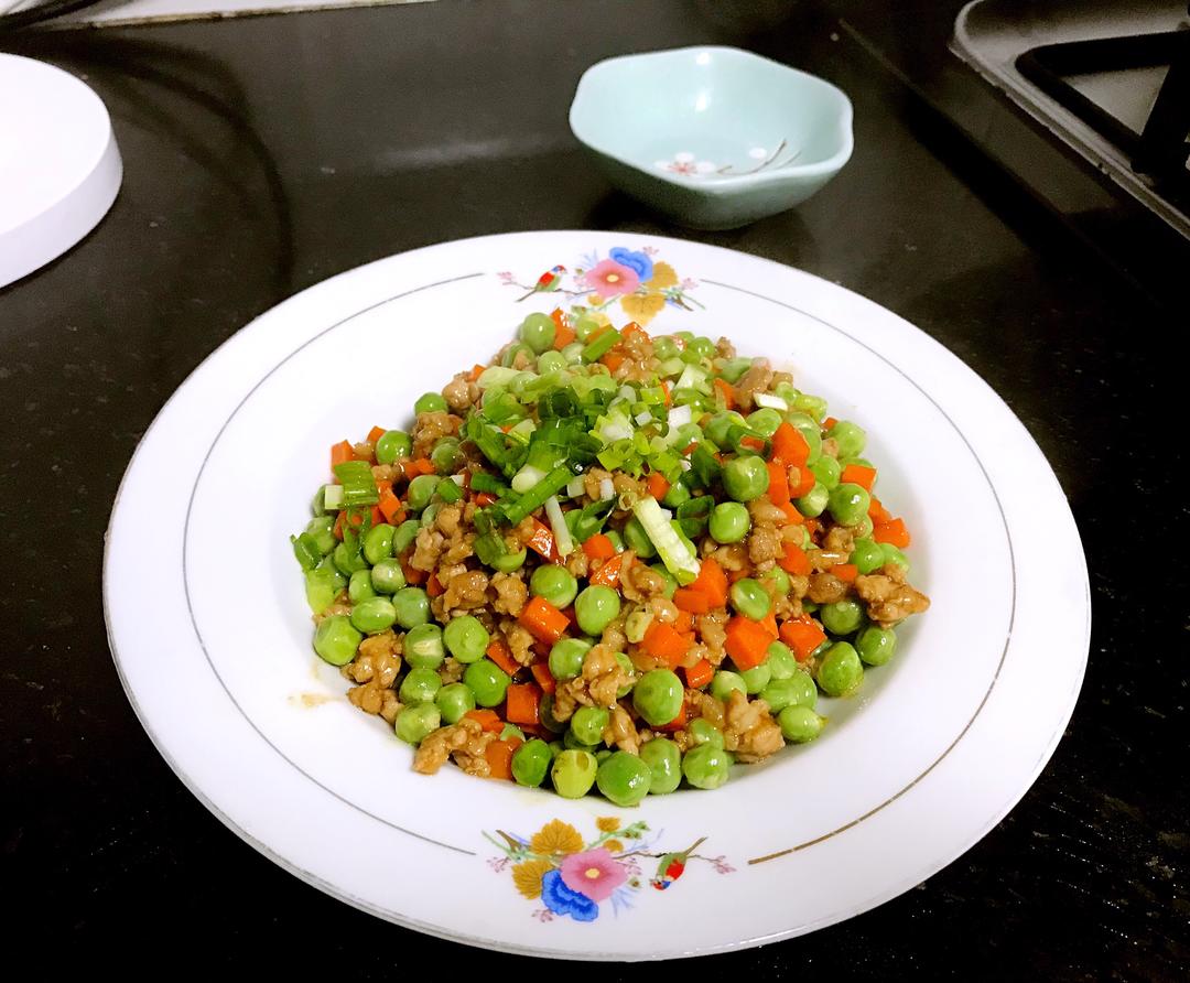 快手儿童食谱（肉末炒时蔬）的做法