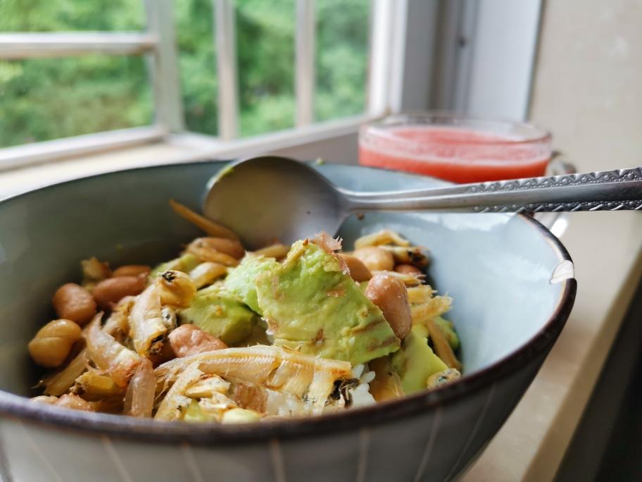 神奇的牛油果拌饭