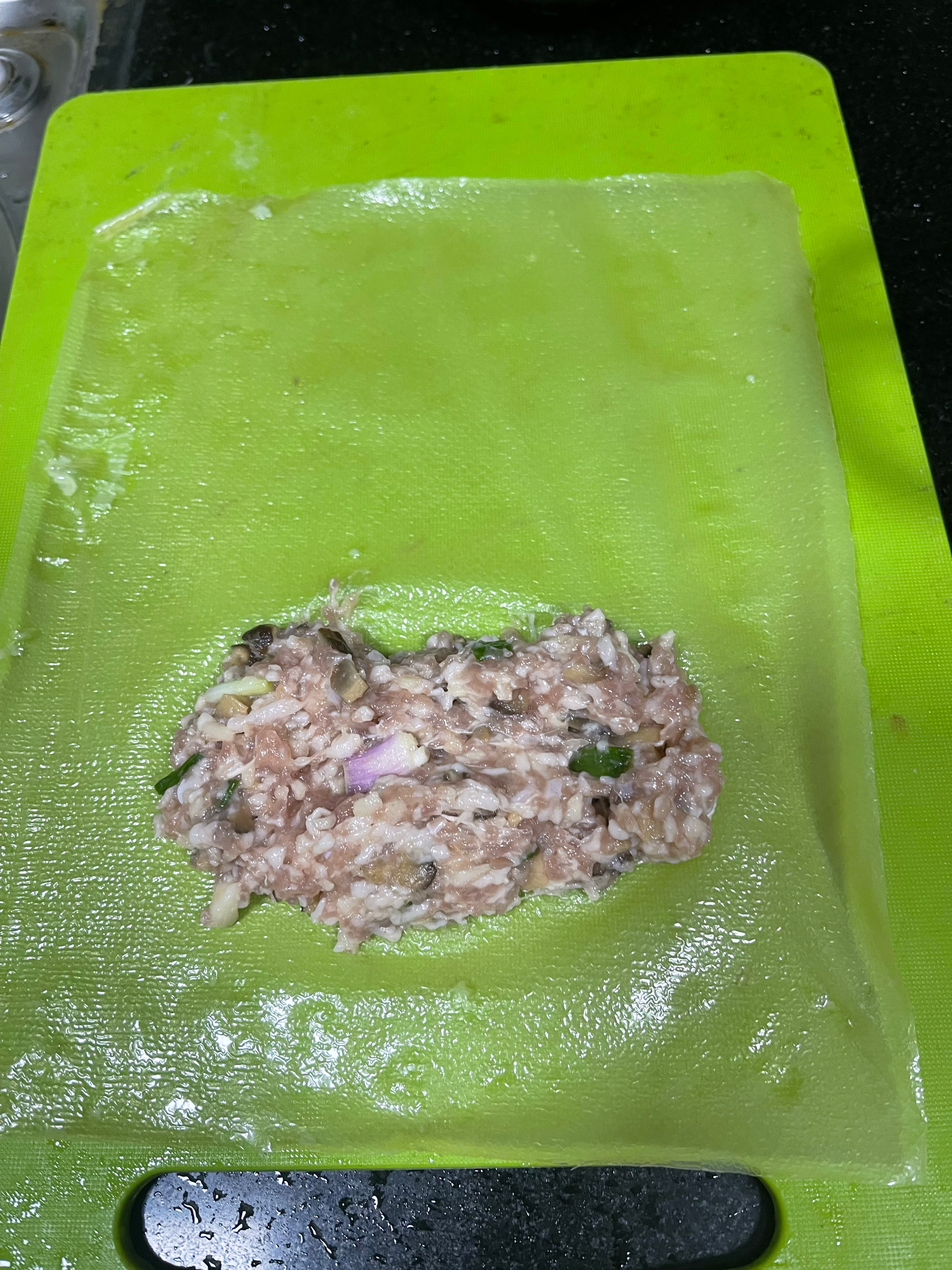 冬菇马蹄腐皮肉卷的做法 步骤4