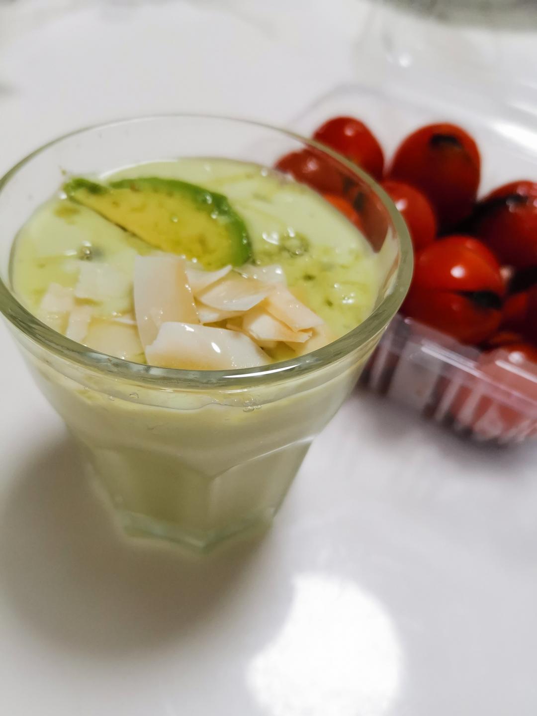 巨巨巨好喝超级推荐 ✨牛油果🥑香蕉🍌奶昔 几十秒搞定✌️