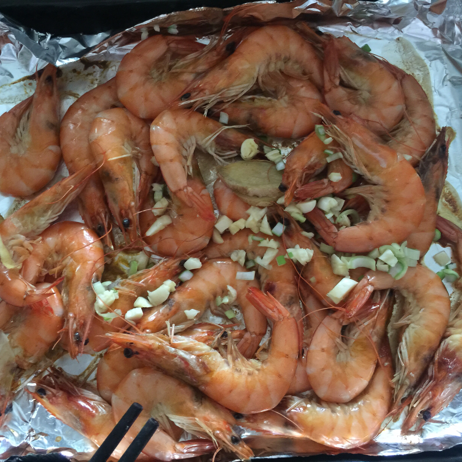 让你忍不住想吮指的——黑椒烤虾串