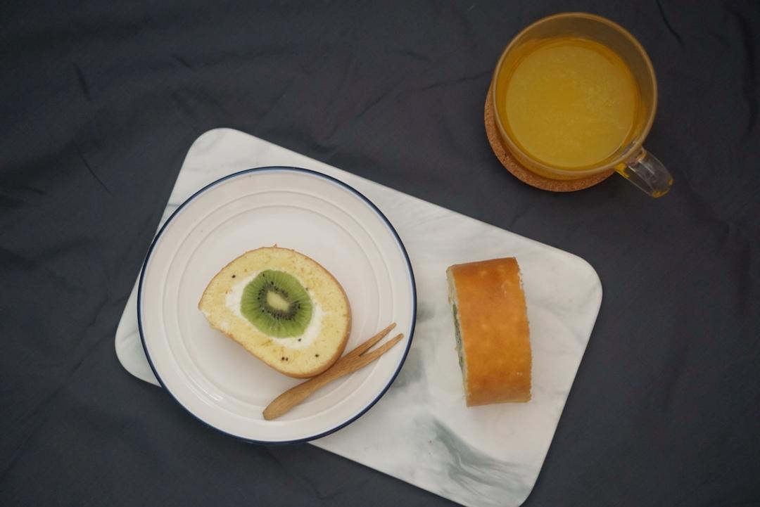 一个猕猴桃卷（蛋糕卷）