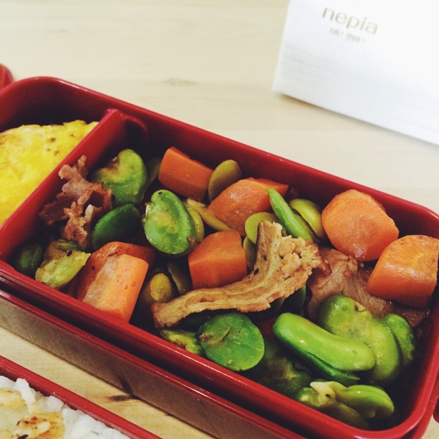 蚕豆炒香肠