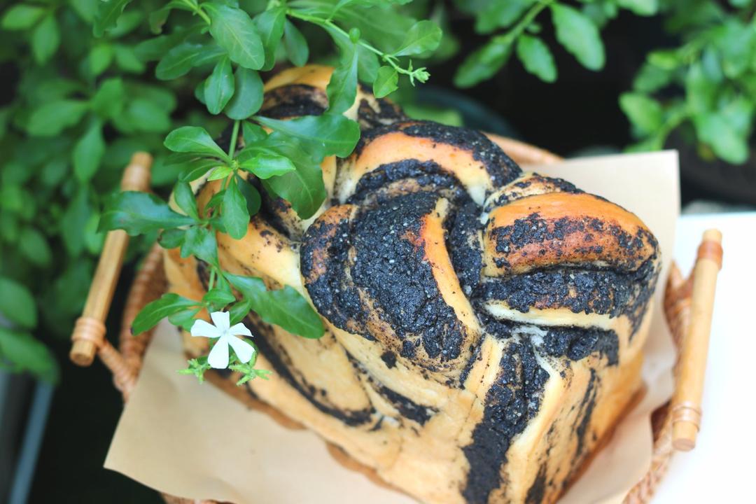料多多系列--黑芝麻奶酥小吐司