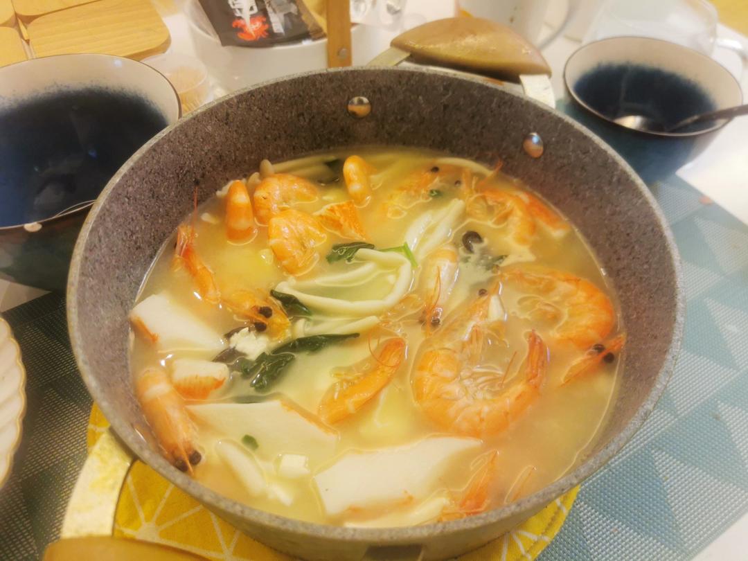 【虾仁菌菇烩豆腐】用这个方法吃豆腐，米饭闻风丧胆！