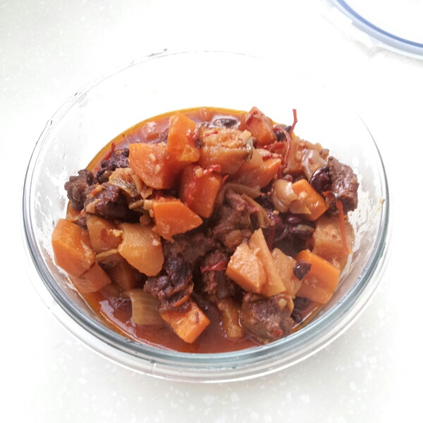 胡萝卜土豆烧牛腩