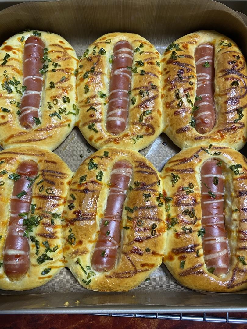 热狗香肠面包【不用厨师机面包机，手工揉面的教程】