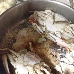 不用烤箱的盐烤梭子蟹的做法 步骤1