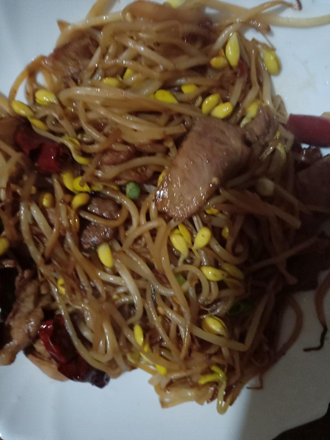 豆芽炒肉丝
