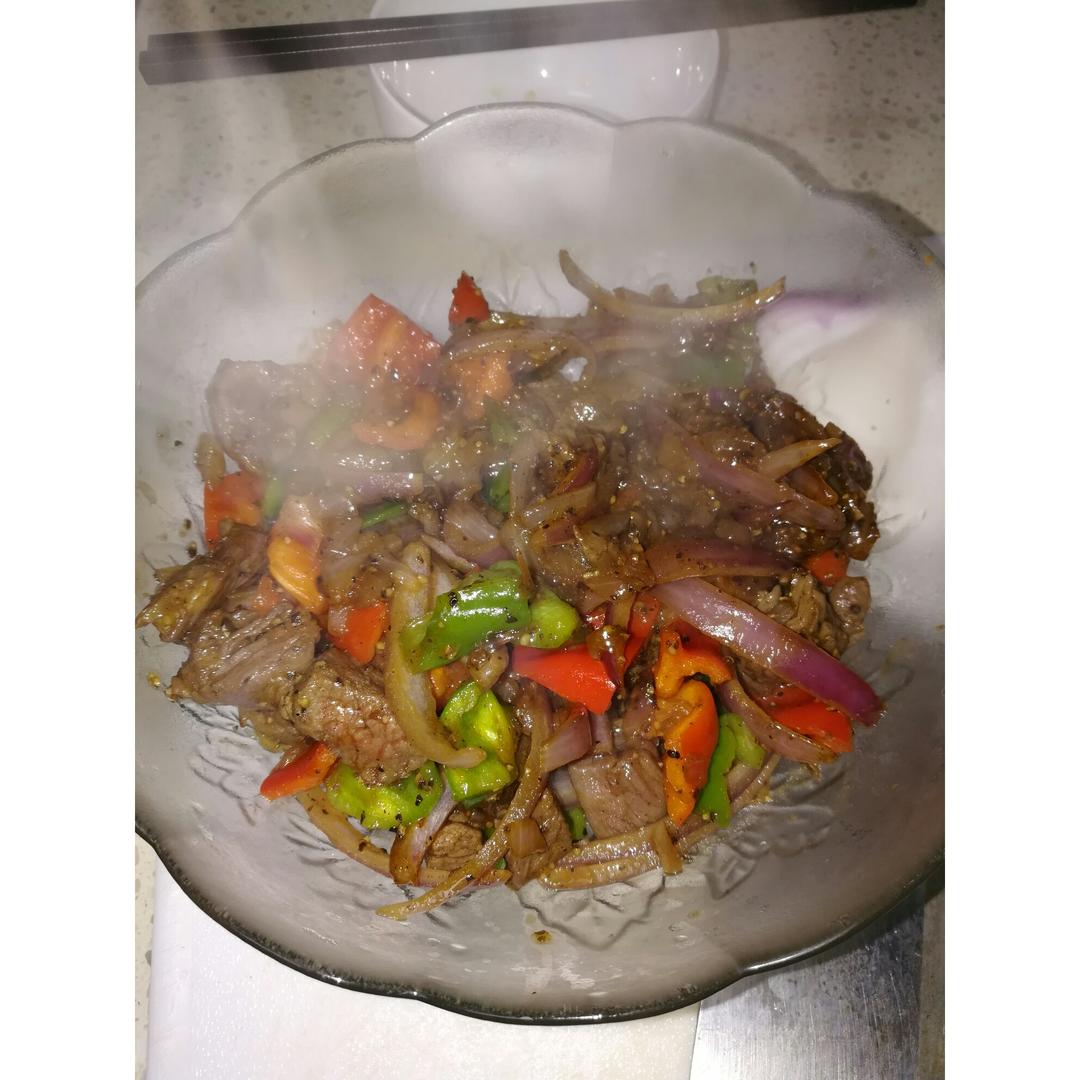 秘制铁板黑椒牛肉粒