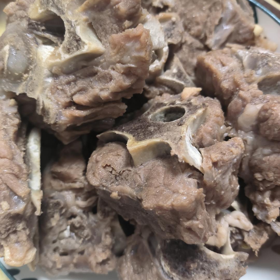 炖骨头