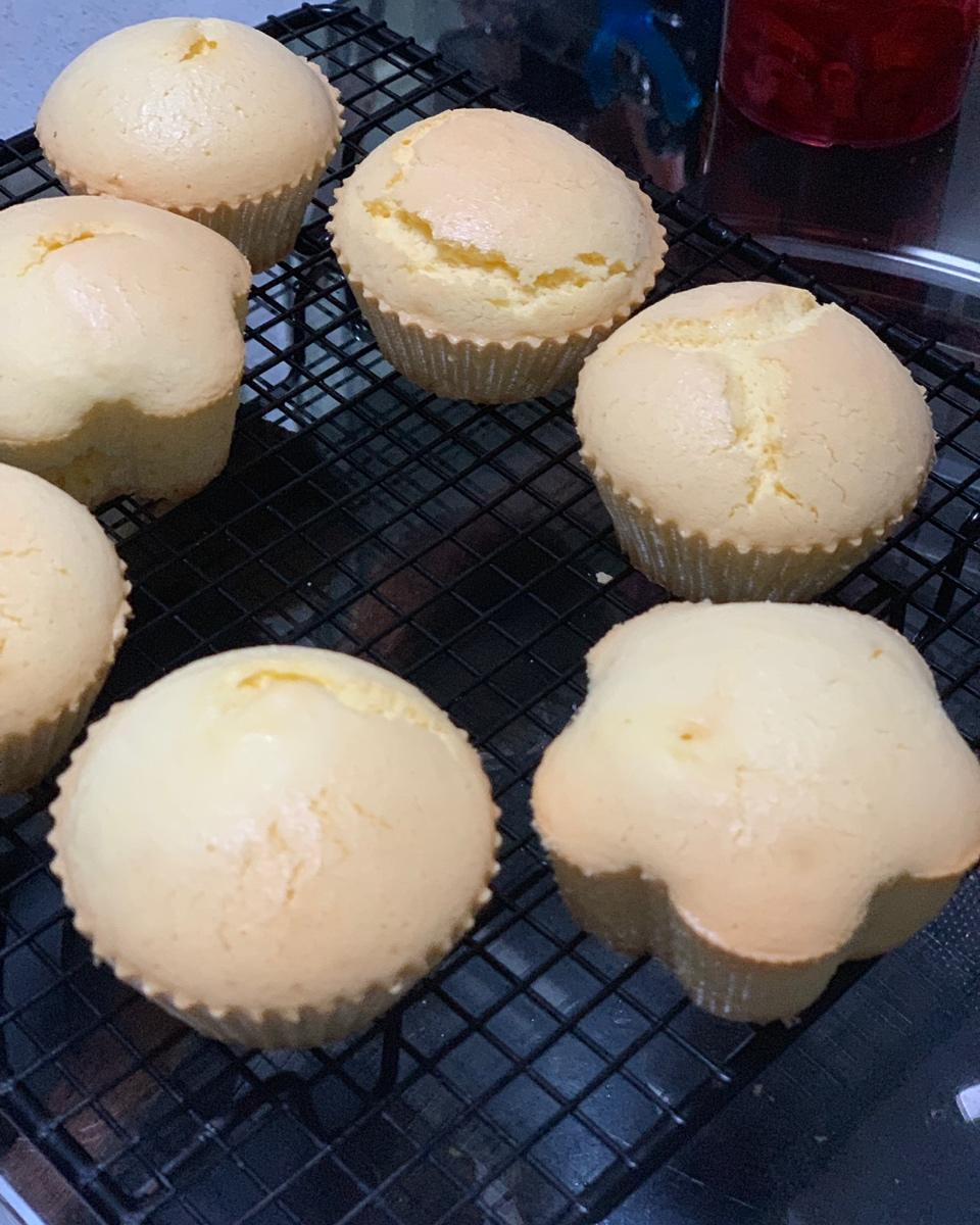 原味海绵纸杯蛋糕（非常适合裱花、盖糖皮的cupcake方子）