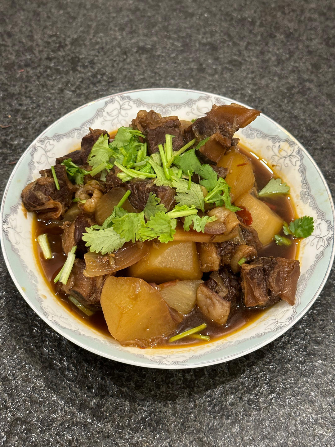 牛肉炖萝卜